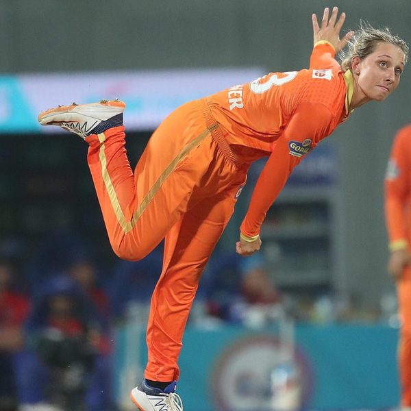 ups-downs-asheligh-gardeners-dramatic-final-over-6322557910112.Click to read full article.