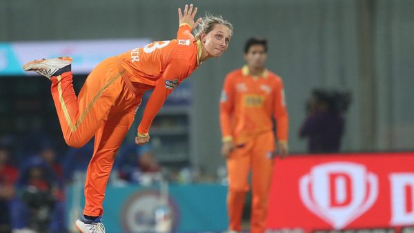 ups-downs-asheligh-gardeners-dramatic-final-over-6322557910112.Click to read full article.