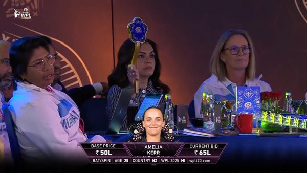 intense-bidding-battles-ft-sophie-devine-amelia-kerr-6385655918112.Click to read full article.