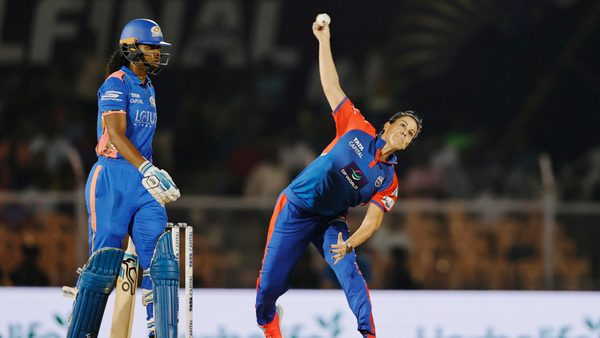 ball-in-the-air-umpire-on-the-ground-a-tough-chance-for-kapp-6370074744112.Click to read full article.