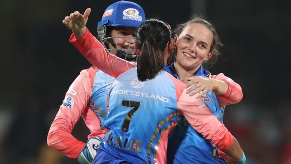 leggie-googlie-kerr-wields-her-magic-with-twin-strikes-6347623682112.Click to read full article.