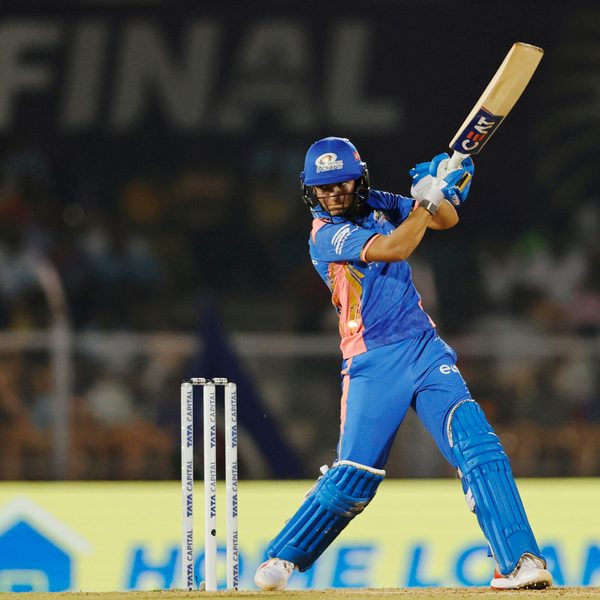 50-up-in-style-harmanpreet-drives-mi-forward-6370077346112.Click to read full article.