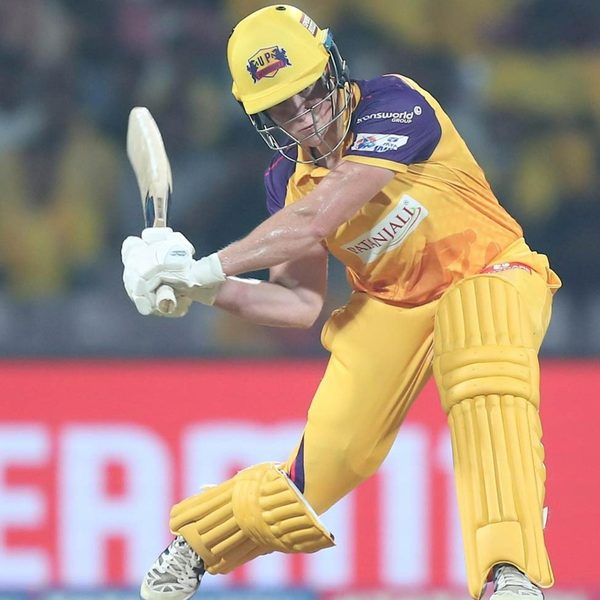 64-grace-harris-capitalises-after-richa-ghosh-misses-a-stumping-6322617346112.Click to read full article.