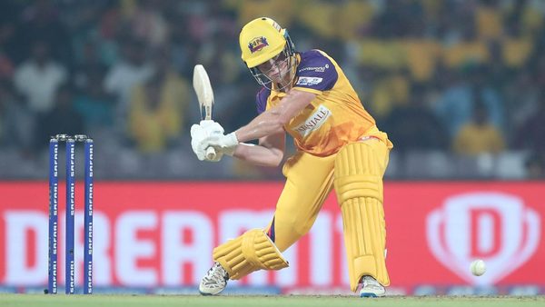 64-grace-harris-capitalises-after-richa-ghosh-misses-a-stumping-6322617346112.Click to read full article.