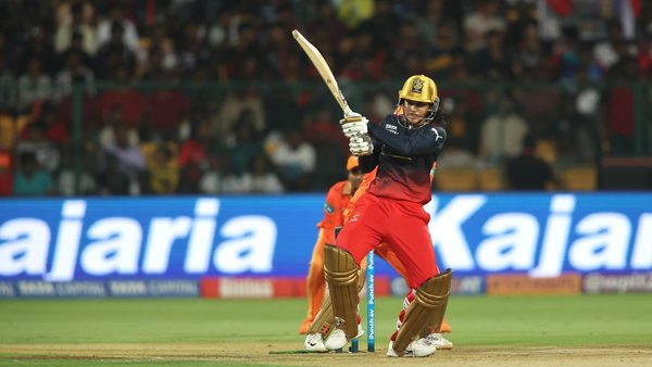 off-the-blocks-in-style-ft-smriti-mandhana-6347759738112.Click to read full article.