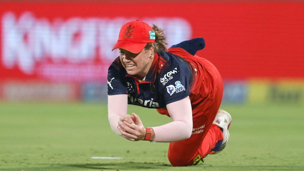 fantastic-catch-de-klerk-displays-athleticism-6388490711112.Click to read full article.