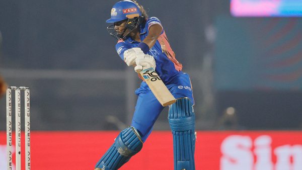 hat-trick-of-4s-matthews-goes-after-priya-mishra-6369968561112.Click to read full article.