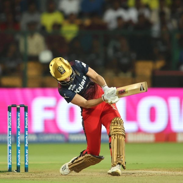 window-breaker-perrys-powerful-strike-smashes-car-window-6348214354112.Click to read full article.