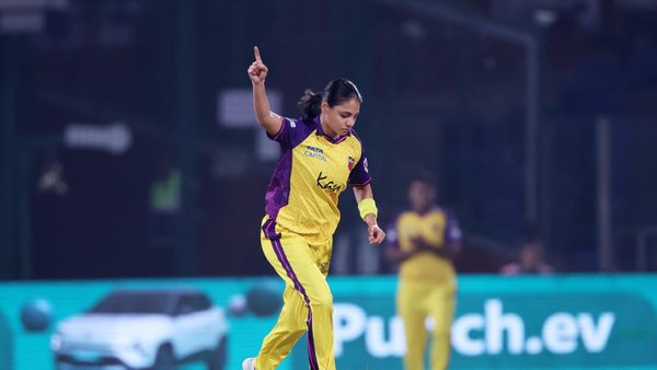 timber-saima-thakor-cleans-up-the-set-harmanpreet-kaur-6348396284112.Click to read full article.