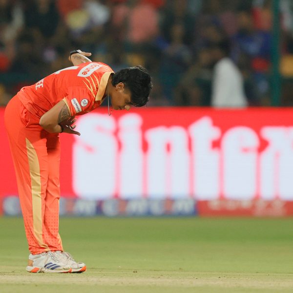 lights-on-stump-uprooted-kashvees-brilliant-yorker-castles-richa-6369398493112.Click to read full article.