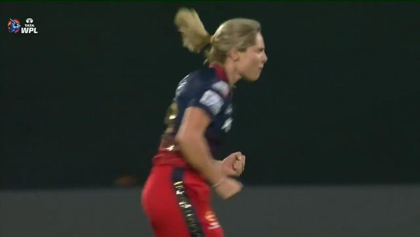 4-out-molineux-perfect-reply-to-healy-6347555508112.Click to read full article.