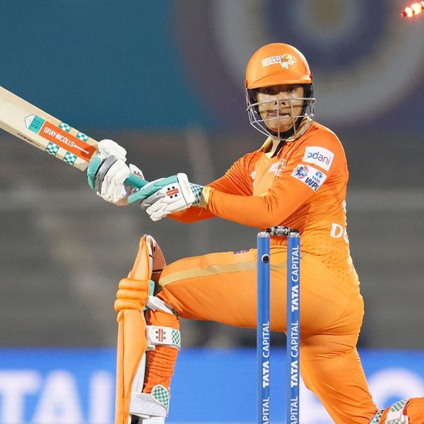 m16--rcb-vs-gg-sophia-dunkley-wicket-6322847861112.Click to read full article.