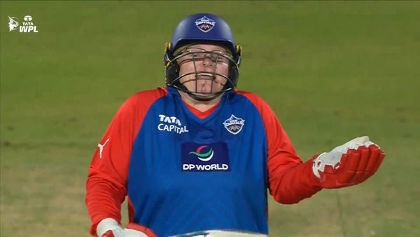 where-is-the-ball-fun-moment-ft-lizellle-lee-beth-mooney-laura-wolvaardt-6388383734112.Click to read full article.