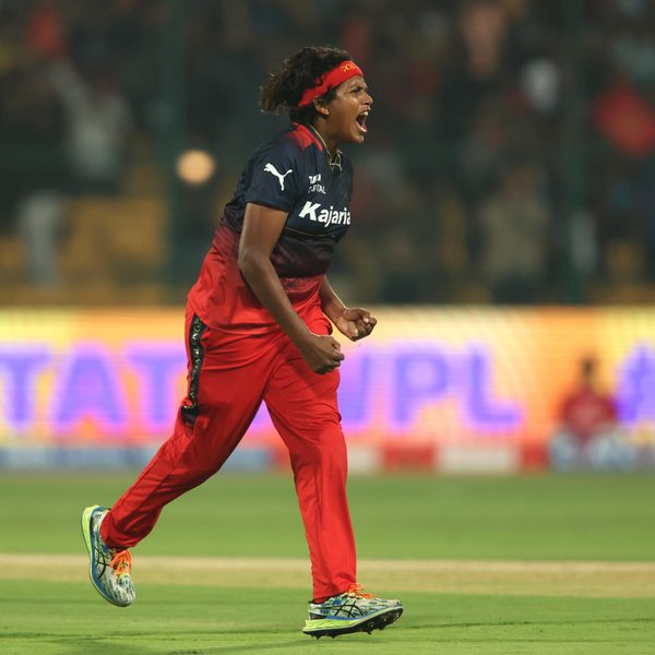 fantastic-five-asha-shobana-lights-up-bengaluru-with-522-6347566836112.Click to read full article.