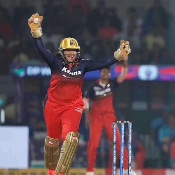 superb-reflexes-anticipation-richa-ghoshs-brilliant-catch-6388811868112.Click to read full article.