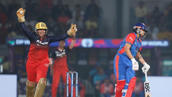 superb-reflexes-anticipation-richa-ghoshs-brilliant-catch-6388811868112.Click to read full article.