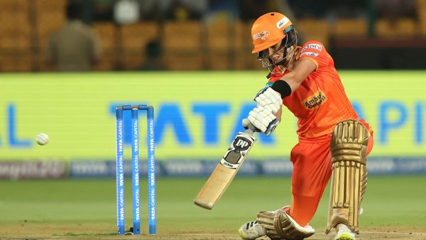 4-4-4-laura-wolvaardt-delights-with-drive-and-cuts-6348005944112.Click to read full article.