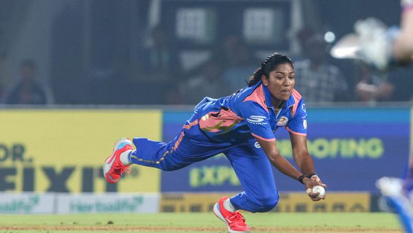 run-judge-dive-sajeevan-sajana-with-an-excellent-catch-6388544160112.Click to read full article.