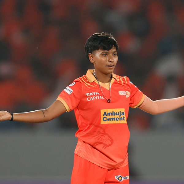 wow-priya-mishra-gets-mcgrath-grace-in-same-over-6368920714112.Click to read full article.