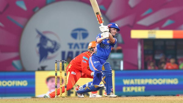 5-boundaries-in-an-over-delight-for-mi-courtesy-of-carey-6387665707112.Click to read full article.