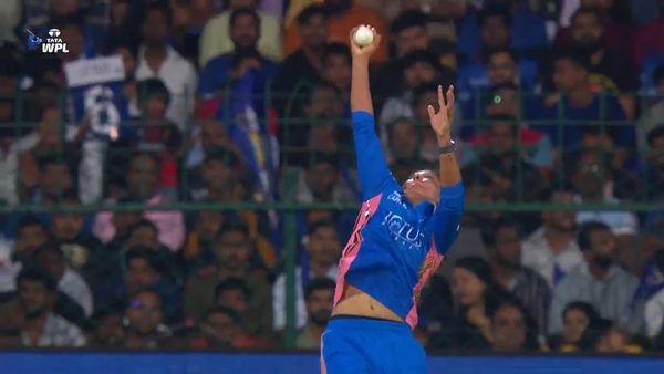 timing-the-jump-to-perfection-harmanpreets-splendid-one-handed-catch-6369347767112.Click to read full article.