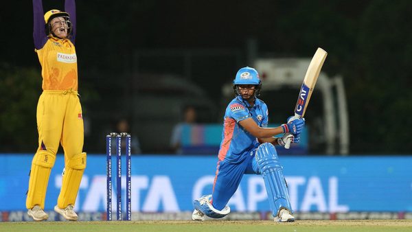 drs-done-right-harmanpreet-kaur-survives-6323229727112.Click to read full article.
